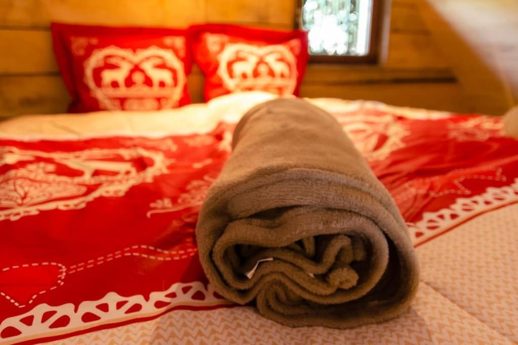 La Cabane Du Cerf Et Son Sauna Attre ภายนอก รูปภาพ