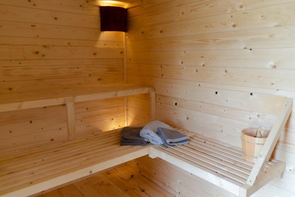 La Cabane Du Cerf Et Son Sauna Attre ภายนอก รูปภาพ